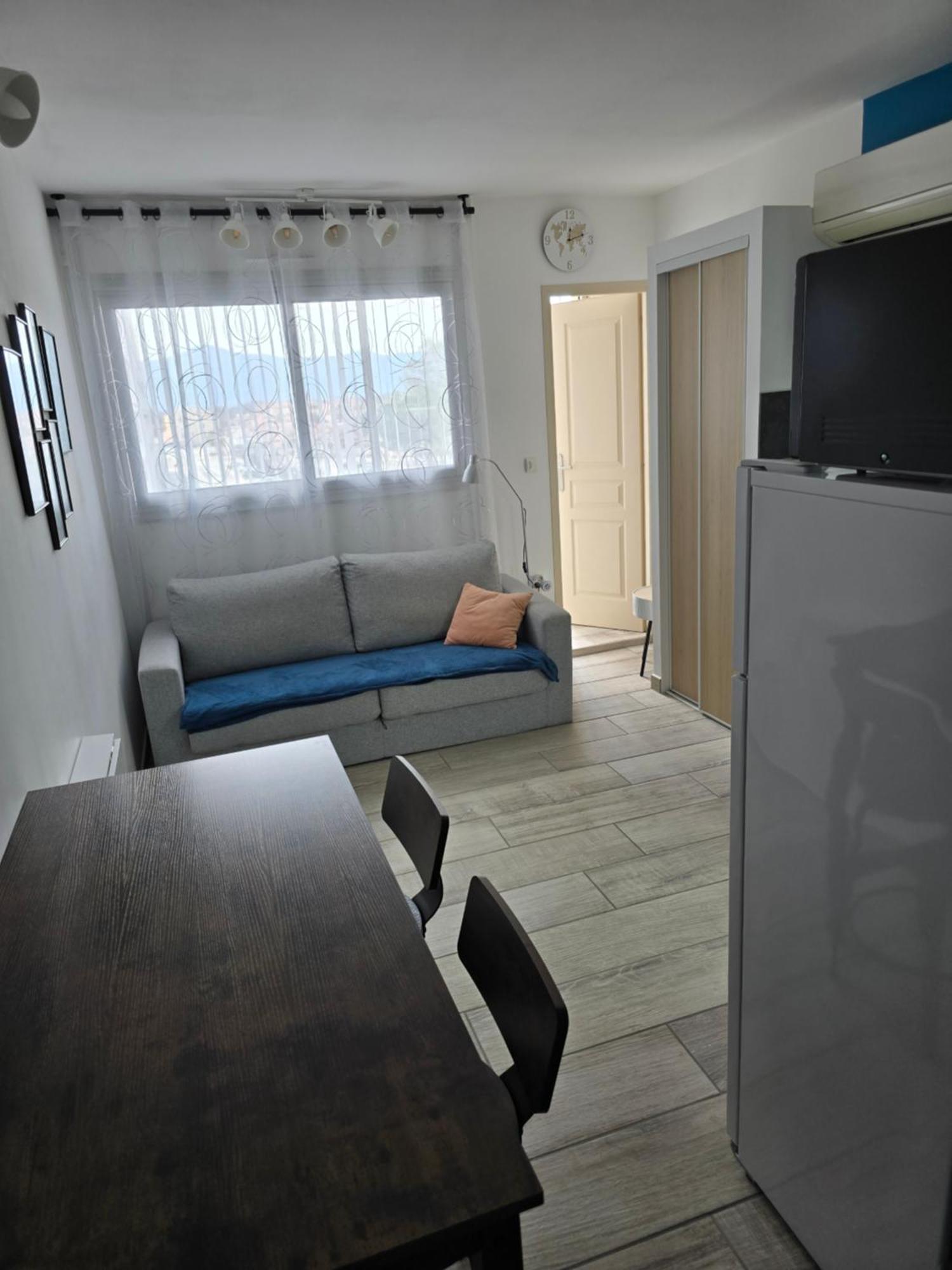 סן סיפריאן Studio Climatise 50 M.Du Port מראה חיצוני תמונה